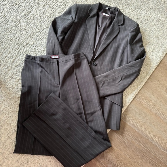 Max & Co. Jackets & Blazers - Max & Co. Wool Gray Pinstripe Women's Suit